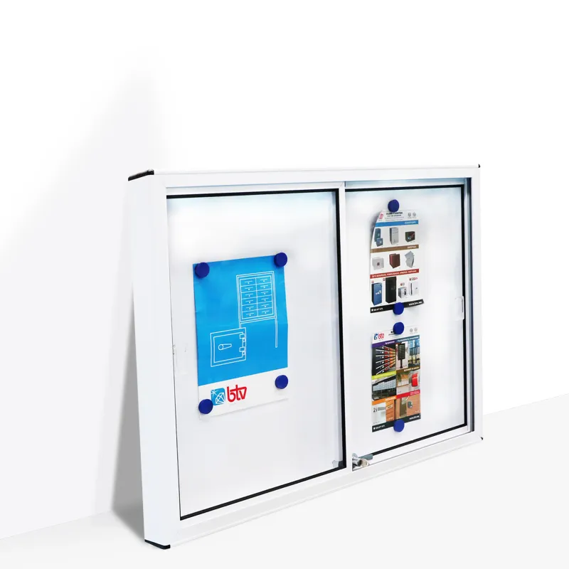 VITRINA ANUNCIOS ALUMINIO PINTADO BLANCO 700X920